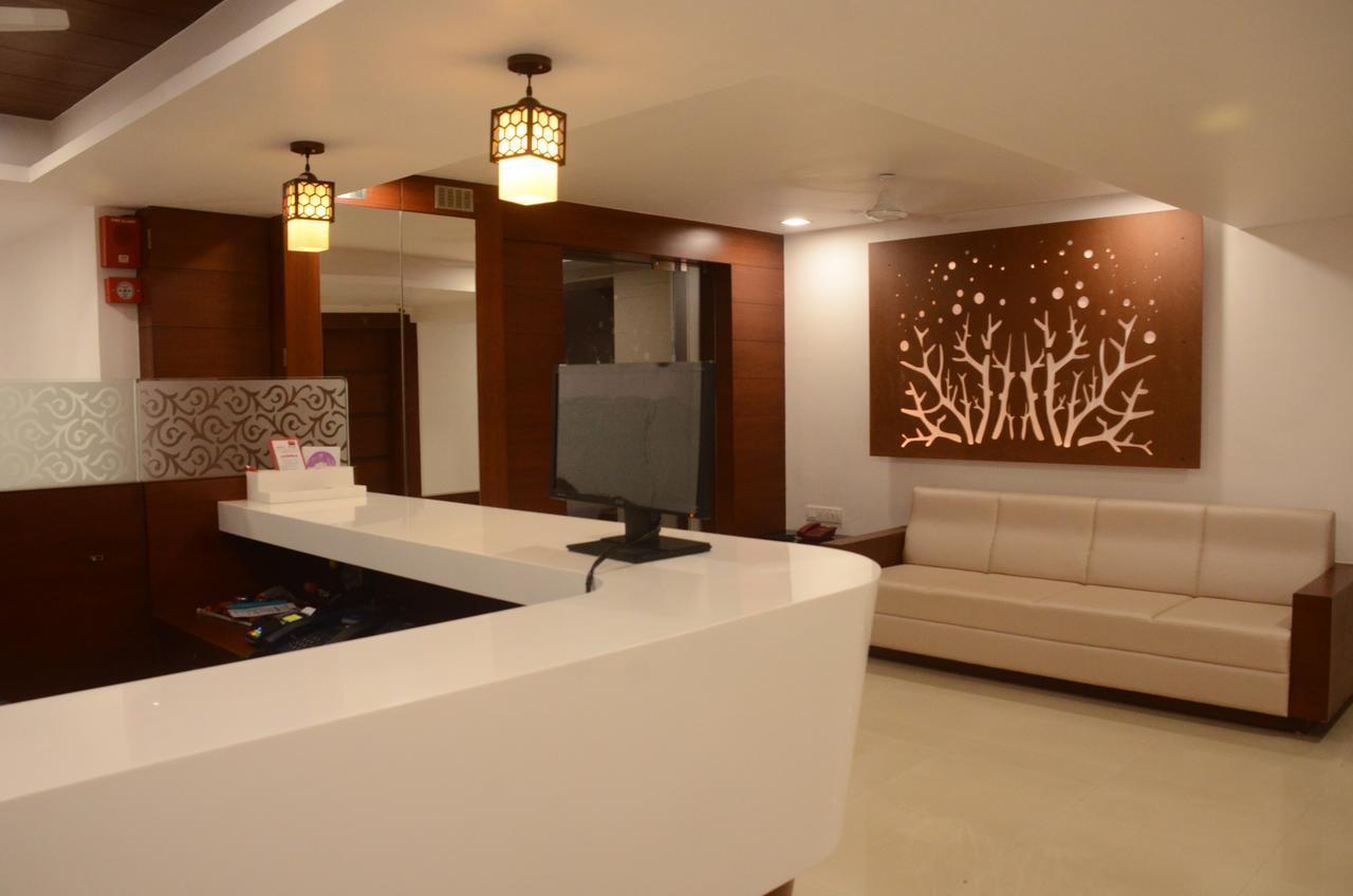 Hotel Ideal Vadodara Exterior photo
